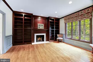 8001 Greenwich Woods Dr, McLean, VA 22102 - Photo 6