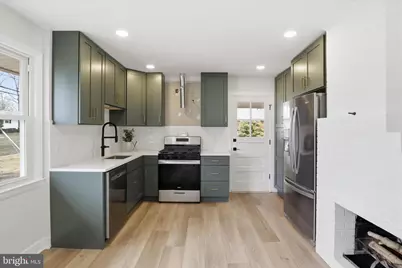 14801 Carlbern Drive, Centreville, VA 20120 - Photo 4