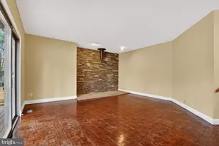 905 Falls Bridge Ln, Great Falls, VA 22066 - Photo 6