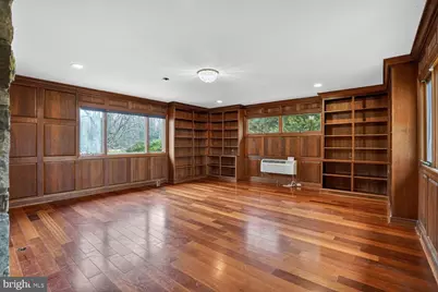 905 Falls Bridge Lane, Great Falls, VA 22066 - Photo 12