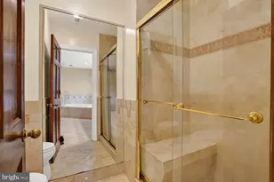 905 Falls Bridge Ln, Great Falls, VA 22066 - Photo 38