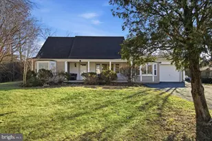 13315 Pennypacker Ln, Fairfax, VA 22033 - Photo 2