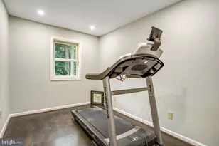 931 Welham Green Rd, Great Falls, VA 22066 - Photo 28