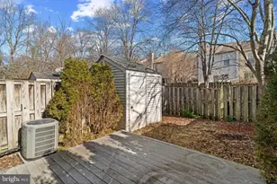 7115 Strawn Ct, Alexandria, VA 22306 - Photo 24