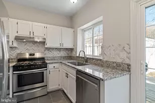 7115 Strawn Ct, Alexandria, VA 22306 - Photo 12