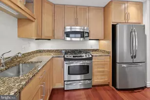 8220 Crestwood Heights Dr, McLean, VA 22102 - Photo 16