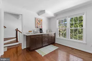 2402 Windbreak Dr, Alexandria, VA 22306 - Photo 10