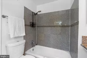 2402 Windbreak Dr, Alexandria, VA 22306 - Photo 24