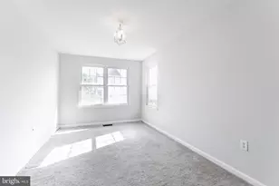 12887 Fair Briar Ln, Fairfax, VA 22033 - Photo 14