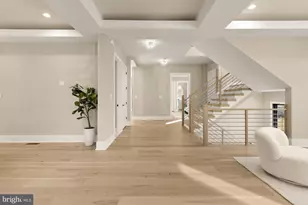 6935 Southridge Dr, McLean, VA 22101 - Photo 6