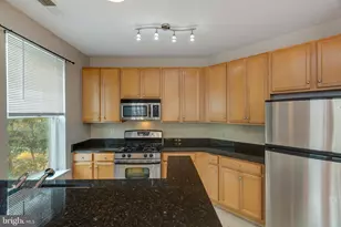 2665 Prosperity Ave, Fairfax, VA 22031 - Photo 6