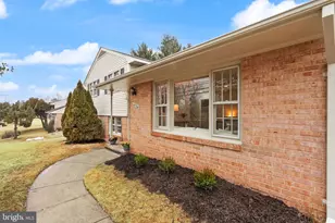 14724 Braddock Rd, Centreville, VA 20120 - Photo 2