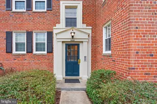 6628 E Wakefield Dr E, Alexandria, VA 22307 - Photo 2