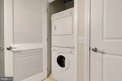 8220 Crestwood Heights Drive #418, Tysons, VA 22102 - Photo 18