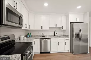 3006 Oakton Meadows Ct, Oakton, VA 22124 - Photo 10