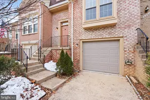 3006 Oakton Meadows Ct, Oakton, VA 22124 - Photo 2