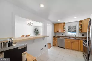 6227 Secret Hollow Ln, Centreville, VA 20120 - Photo 6