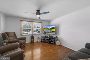 6227 Secret Hollow Ln, Centreville, VA 20120 - Photo 8