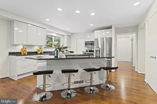 7107 Roxann Rd, Alexandria, VA 22315 - Photo 12