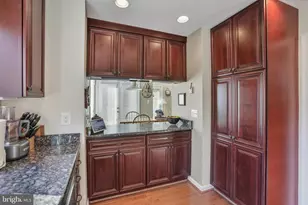 5272 Ellicott Dr, Centreville, VA 20120 - Photo 10