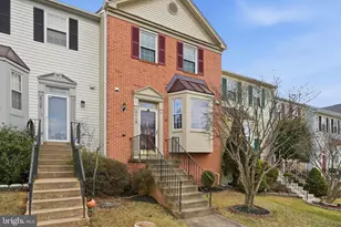 6739 Rockledge Pl, Centreville, VA 20121 - Photo 2
