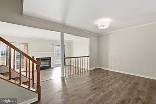 6739 Rockledge Pl, Centreville, VA 20121 - Photo 4