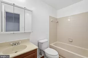 6739 Rockledge Pl, Centreville, VA 20121 - Photo 34