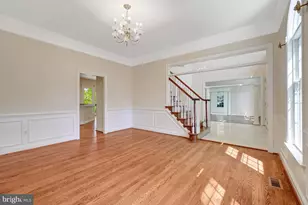 9906 Hessick Ct, Great Falls, VA 22066 - Photo 8