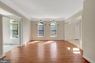 9906 Hessick Ct, Great Falls, VA 22066 - Photo 6