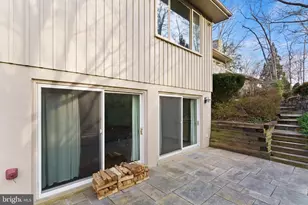 10124 Captain Hickory Pl, Great Falls, VA 22066 - Photo 8