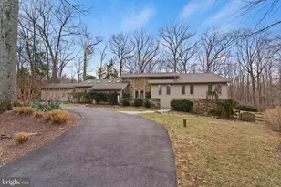 10124 Captain Hickory Pl, Great Falls, VA 22066 - Photo 1