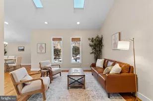 10124 Captain Hickory Pl, Great Falls, VA 22066 - Photo 26