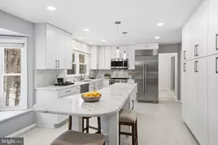 9930 S Park Cir, Fairfax Station, VA 22039 - Photo 16