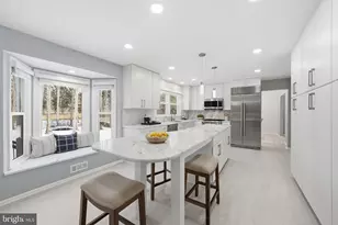 9930 S Park Cir, Fairfax Station, VA 22039 - Photo 4