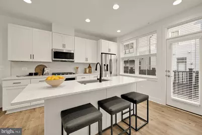 11246 Faraday Park Drive, Reston, VA 20190 - Photo 6