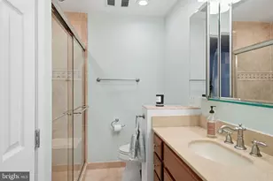 7001 Arbor Ln, McLean, VA 22101 - Photo 20