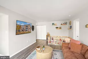 9728 Kingsbridge Dr, Fairfax, VA 22031 - Photo 4