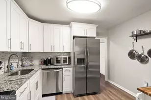 9728 Kingsbridge Dr, Fairfax, VA 22031 - Photo 12