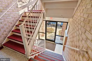 9728 Kingsbridge Dr, Fairfax, VA 22031 - Photo 6