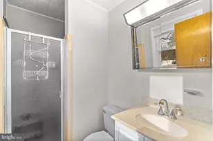 7515 Fairwood Ln, Falls Church, VA 22046 - Photo 20