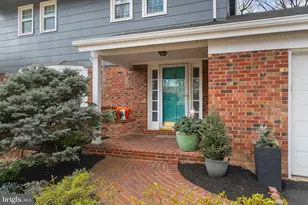 6102 Sherborn Ln, Springfield, VA 22152 - Photo 4