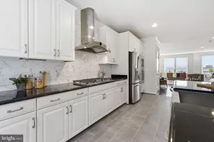 9193 Central Green St, Lorton, VA 22079 - Photo 18