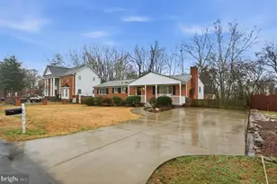 5955 Edgewood Ln, Alexandria, VA 22310 - Photo 2