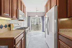 11598 Cavalier Landing Ct, Fairfax, VA 22030 - Photo 10