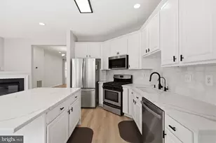 2335 Huntington Station Ct, Alexandria, VA 22303 - Photo 12