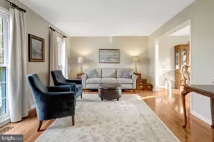 8705 Side Saddle Rd, Springfield, VA 22152 - Photo 8