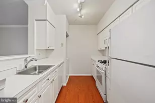 12913 Alton Square, Herndon, VA 20170 - Photo 14