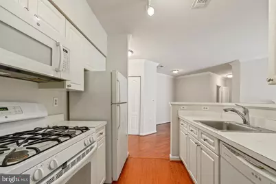 12913 Alton Square #210, Herndon, VA 20170 - Photo 4