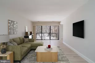 9713 Kings Crown Ct, Fairfax, VA 22031 - Photo 6