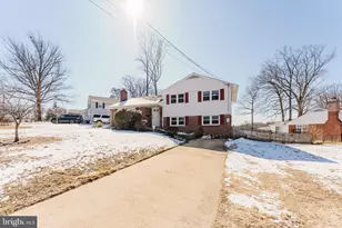 5937 Atteentee Rd, Springfield, VA 22150 - Photo 2